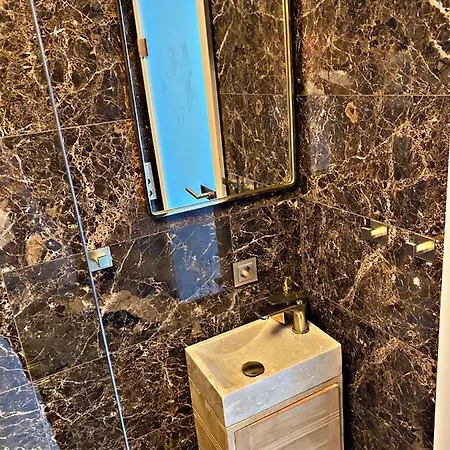 Apartment Shiva *