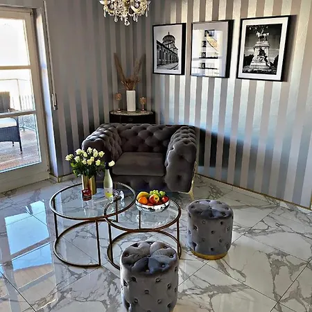 Apartment Shiva *